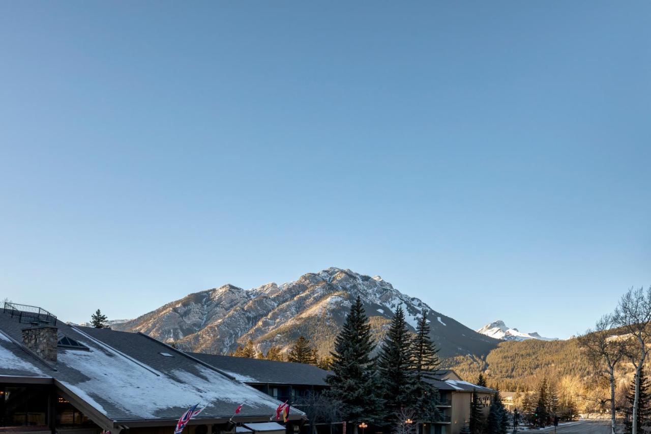 Peaks Hotel And Suites Banff Exterior foto